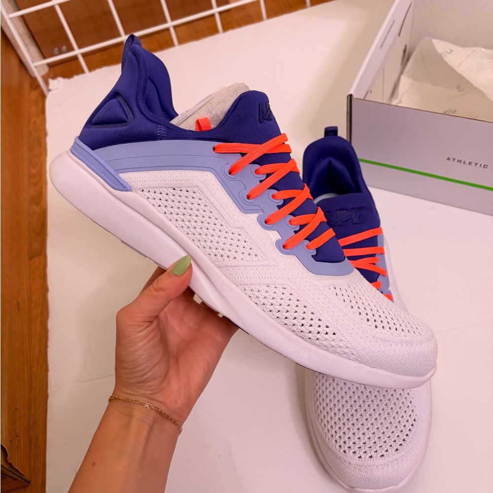NWT 🔥 APL 🔥 UNISEX TECHLOOM  TRACER SNEAKERS - MEN’S 12 or WOMEN’S 13.5